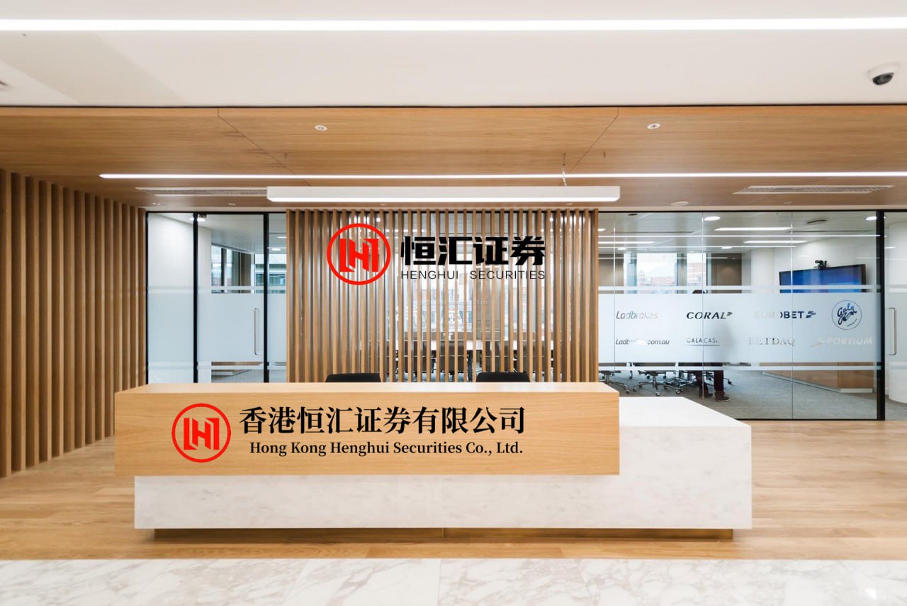 鹏配资 纳指再创历史新高：油价大跌叠加美债退回5%下方，AMD首破万亿美元